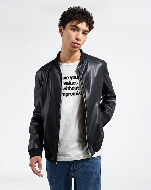 5f647973-c2ff-492c-9825-6e6ba553c6b4